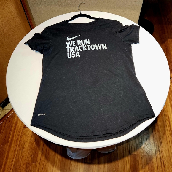 ๐ค Nike Dri-Fit Black Short Sleeve Tee Size M ๐ค - Picture 3 of 5